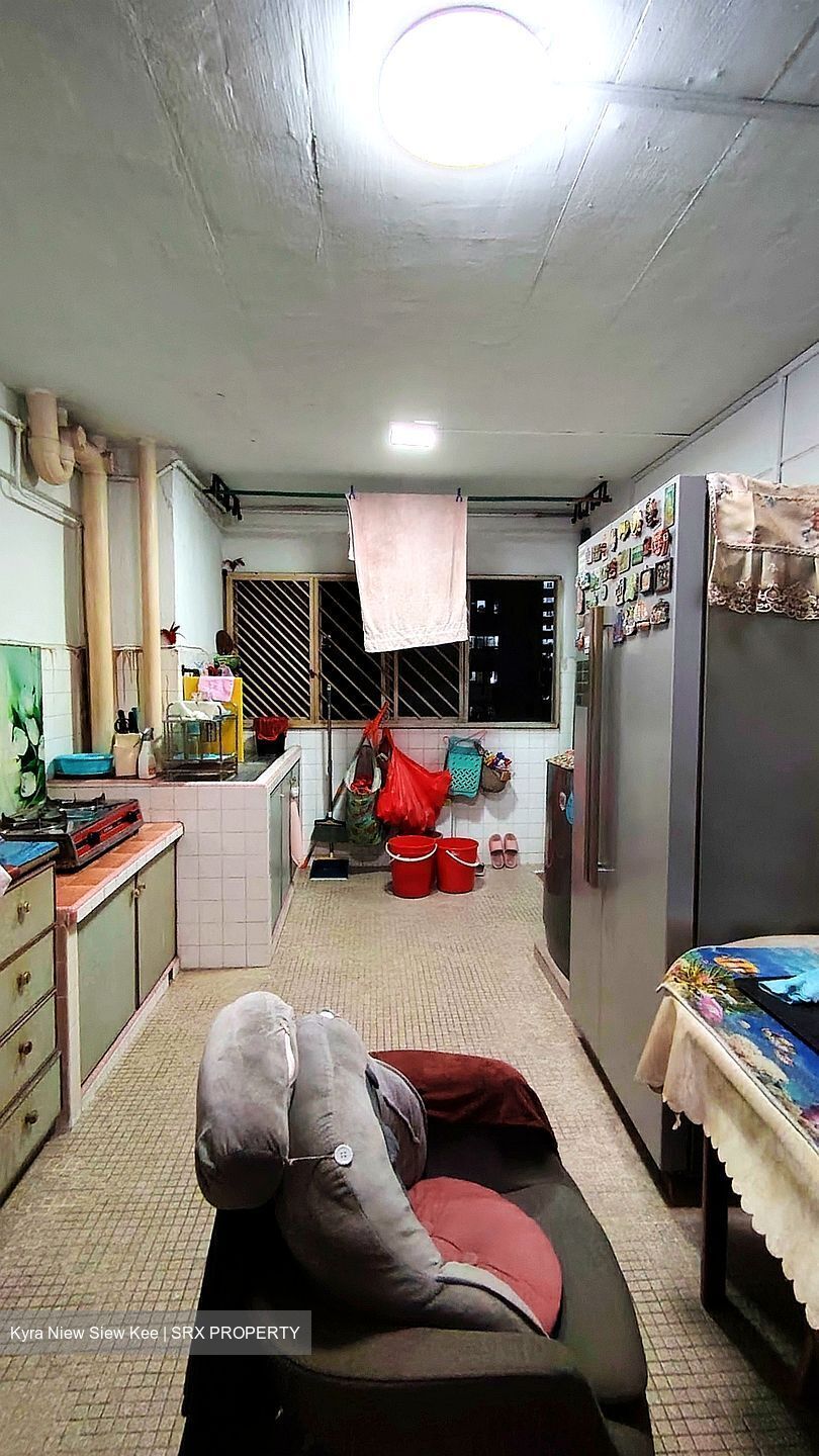 Blk 231 Jurong East Street 21 (Jurong East), HDB 3 Rooms #522381301